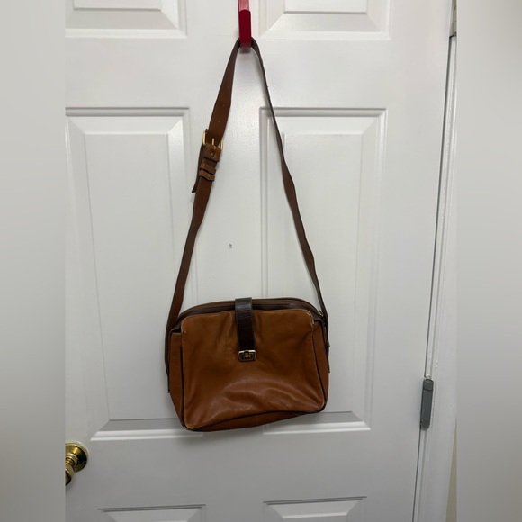 Vintage Tano Two Tone Brown Medium Size Leather Shoulder Bag With Gold Clasp - Picture 1 of 10